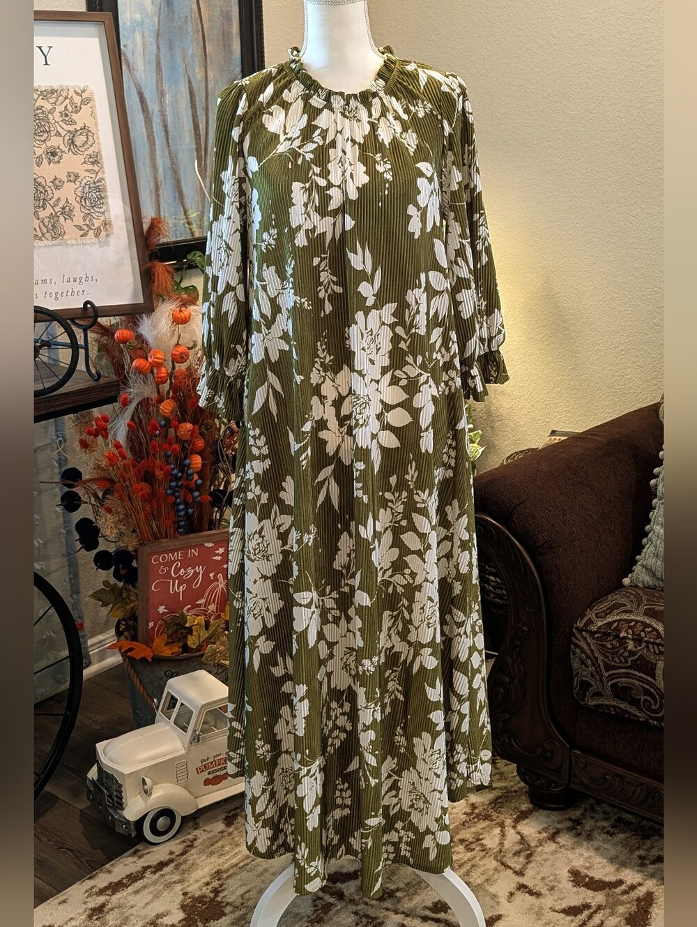 Women's Avocado Green Floral Maxi Dress